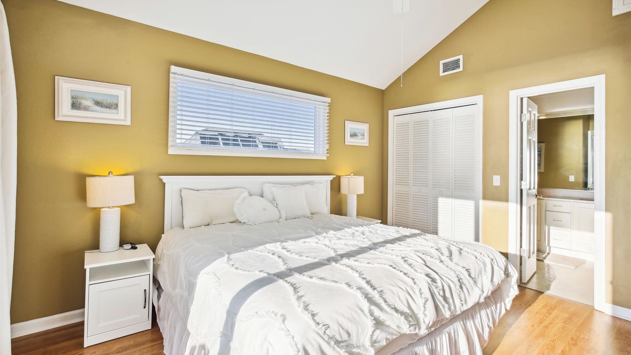 Photo of Bedroom in Whalehead Beach