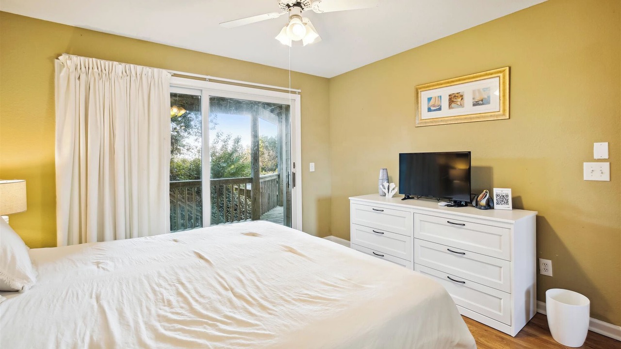 Photo of Bedroom in Whalehead Beach