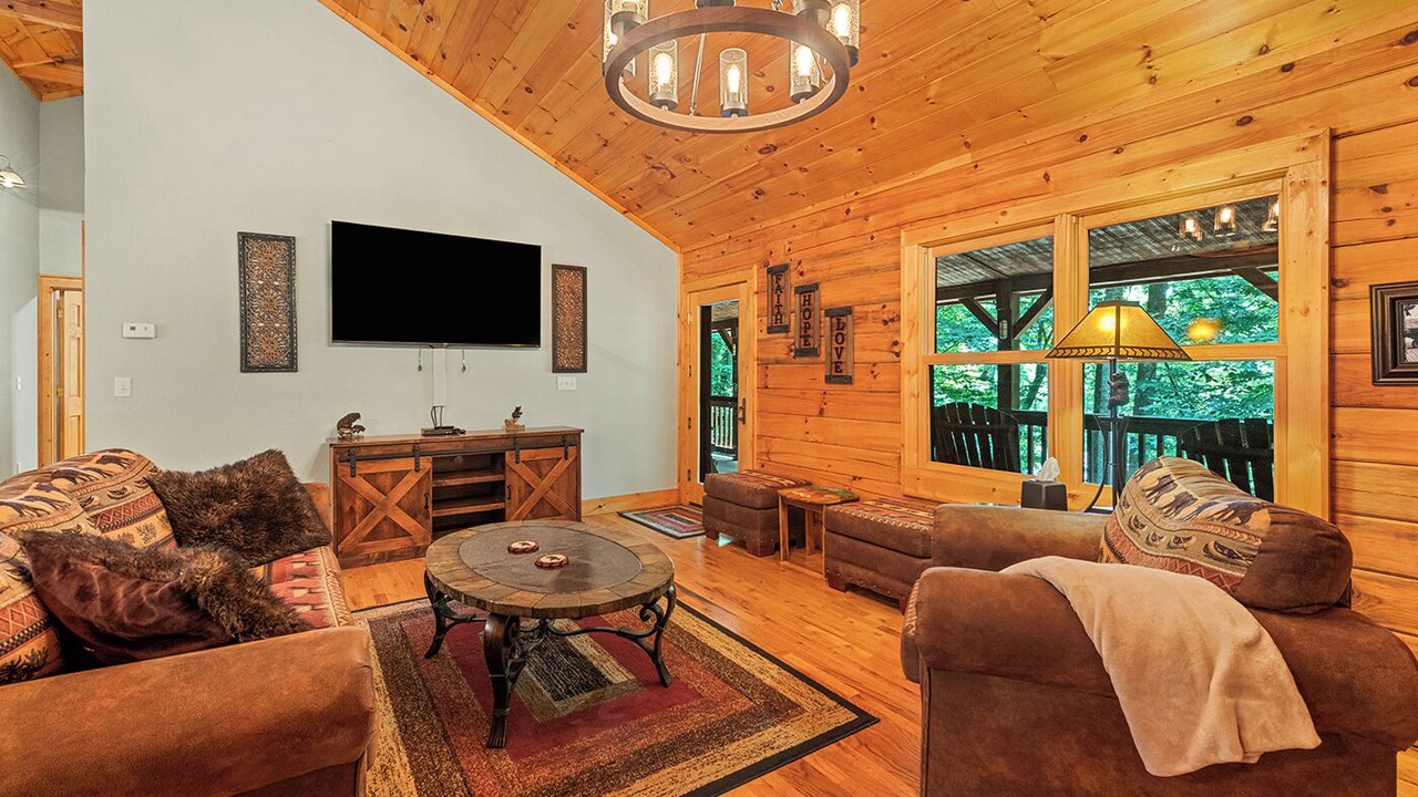Photo of Livingroom in Waynesville
