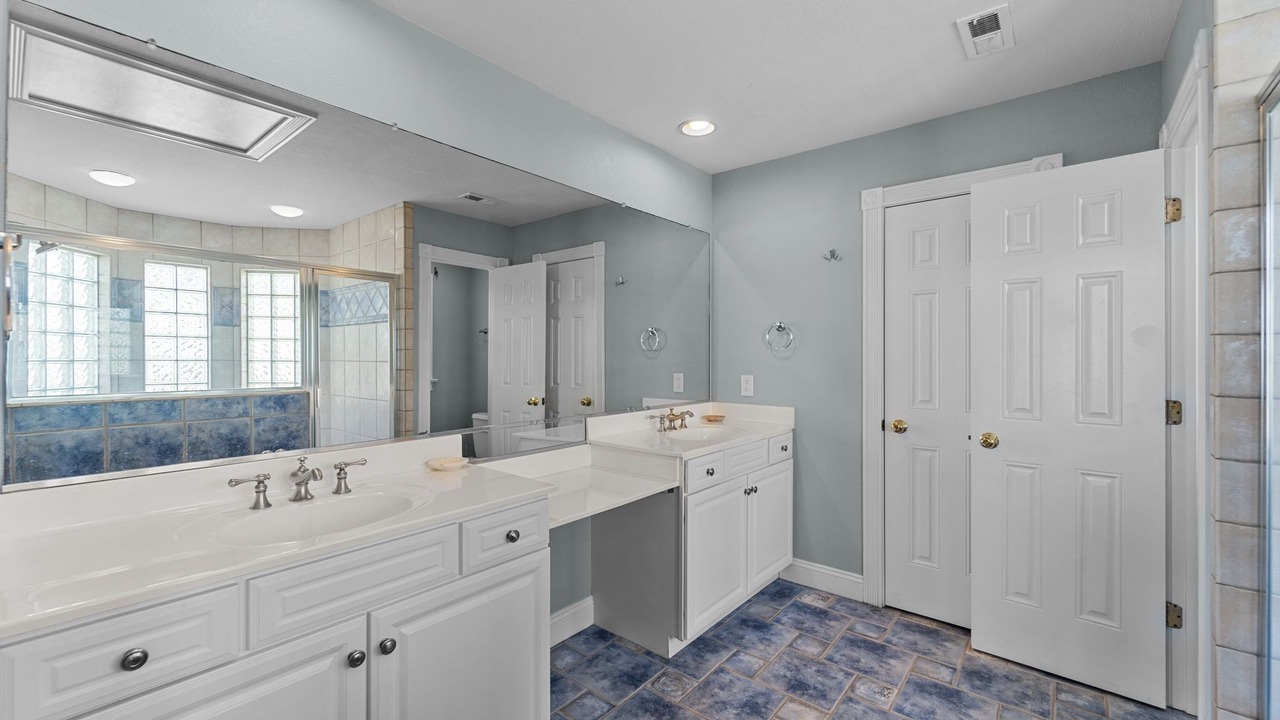 Photo of Bathroom in Duck