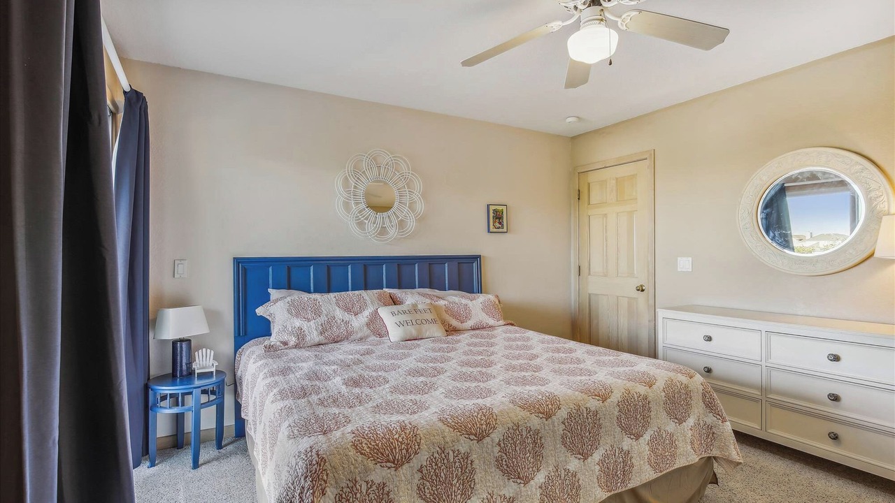 Photo of Bedroom in Whalehead Beach