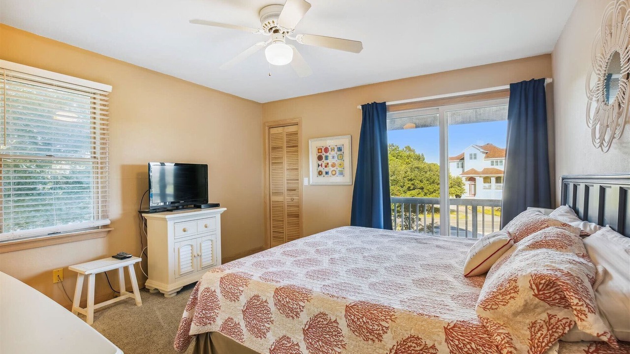 Photo of Bedroom in Whalehead Beach