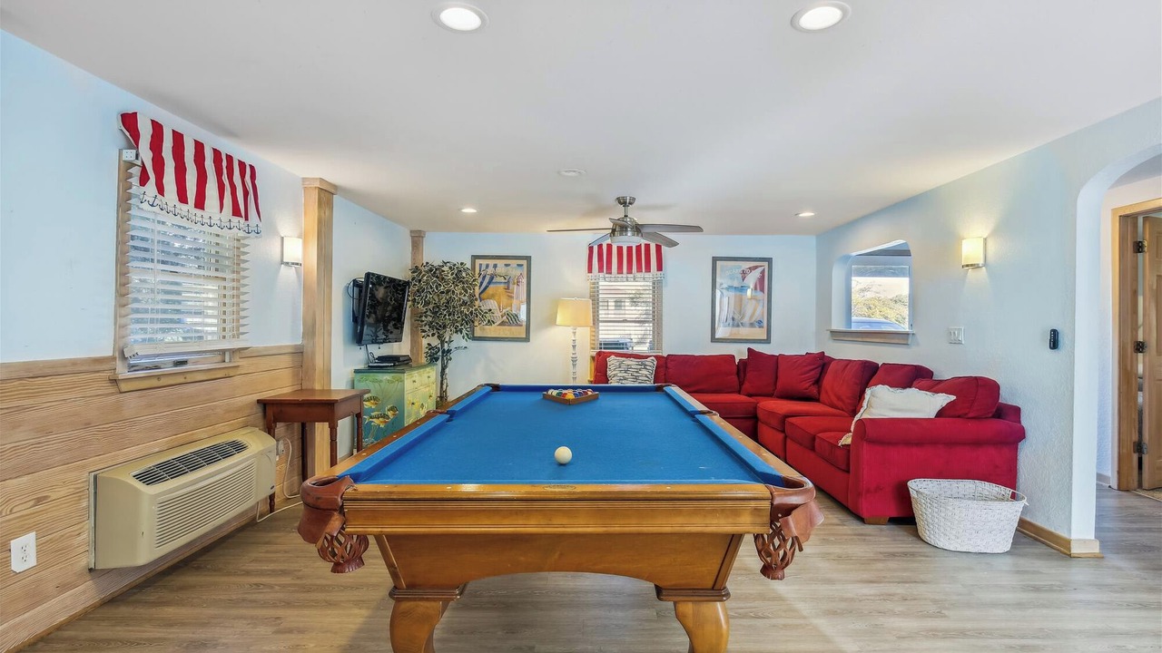 Photo of Bedroom in Whalehead Beach