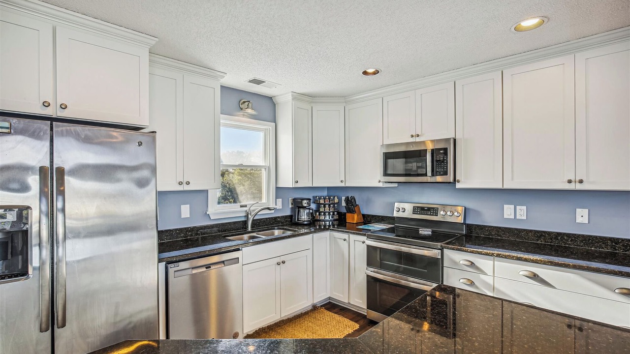 Photo of Kitchen in Whalehead Beach