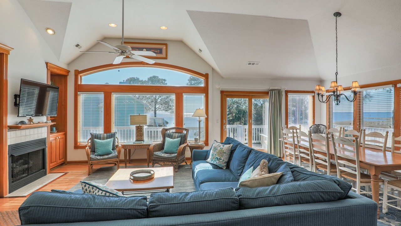 Photo of Livingroom in Corolla Light