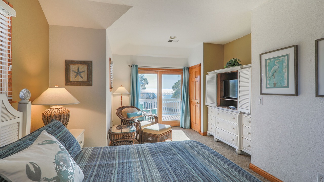 Photo of Bedroom in Corolla Light