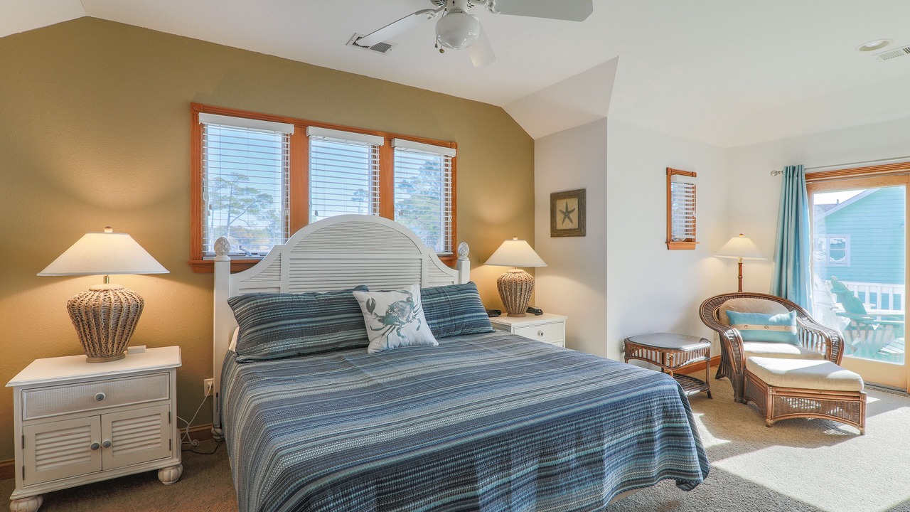 Photo of Bedroom in Corolla Light