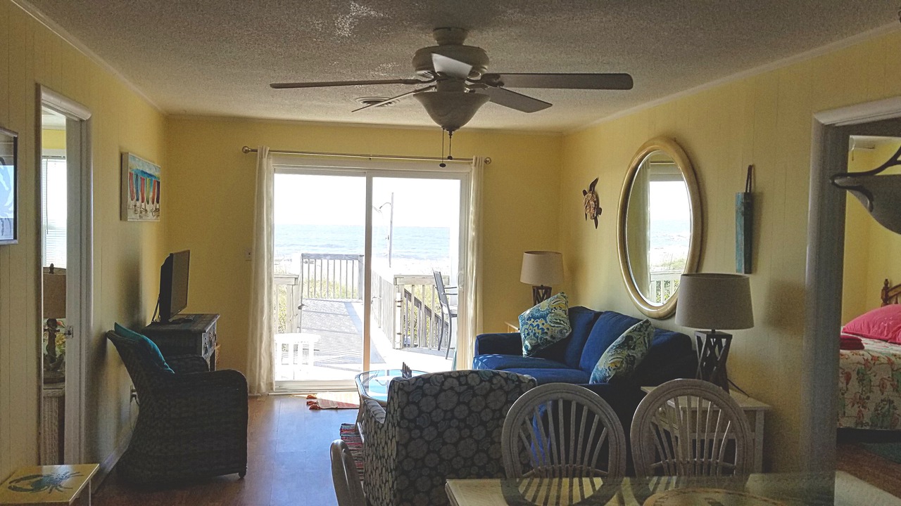 Photo of Livingroom in Caswell Beach