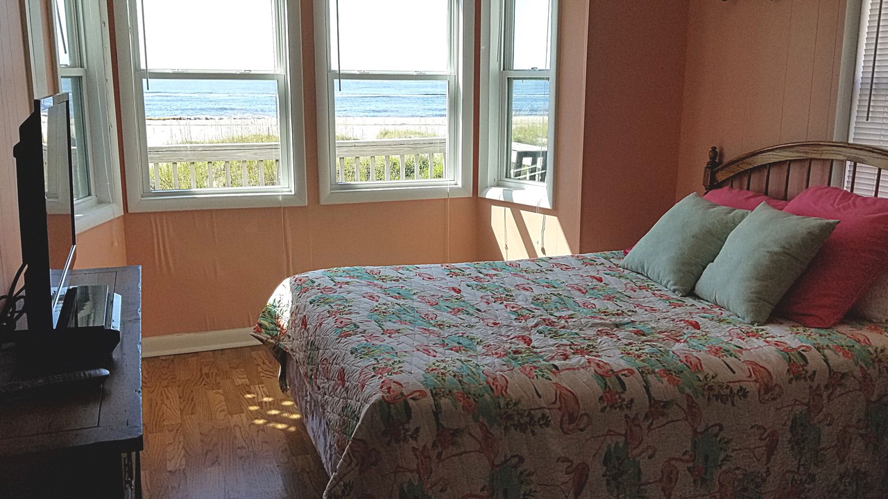 Photo of Bedroom in Caswell Beach