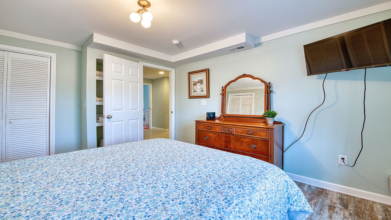 Photo of Bedroom in Lake Junaluska