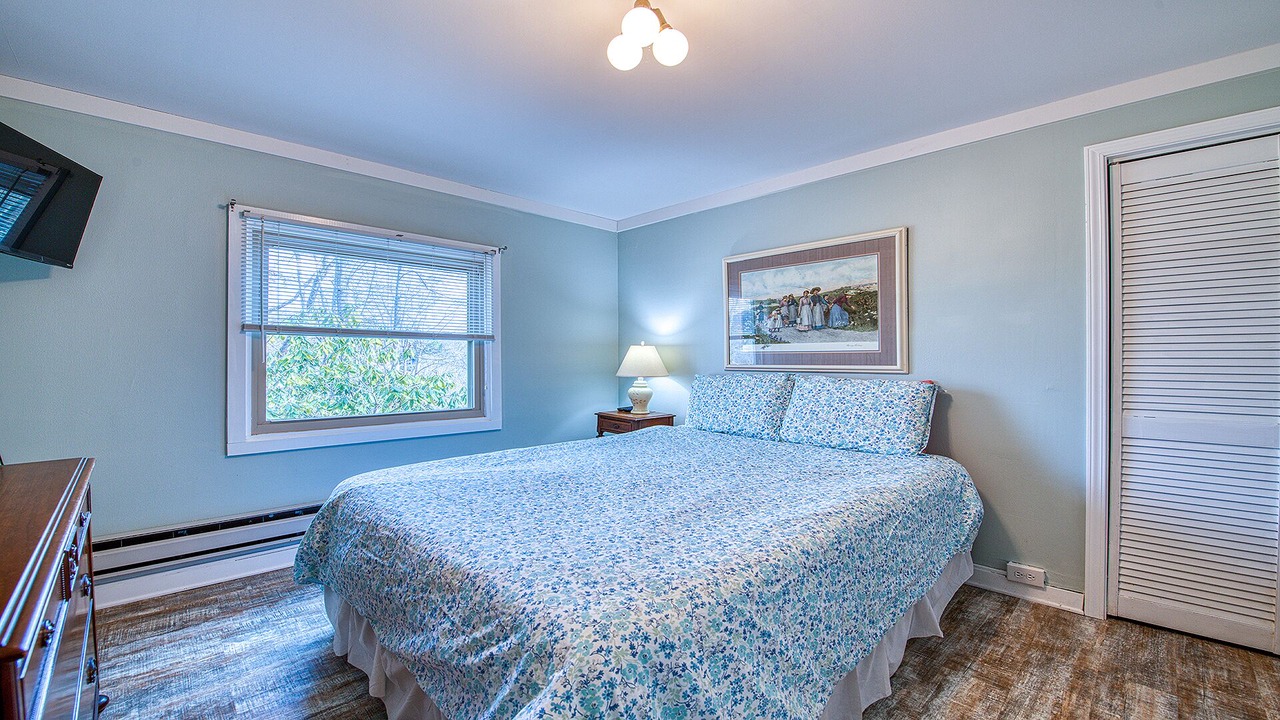 Photo of Bedroom in Lake Junaluska