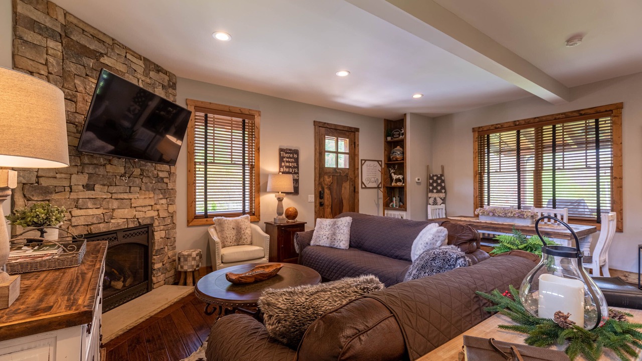 Photo of Livingroom in Elk Park