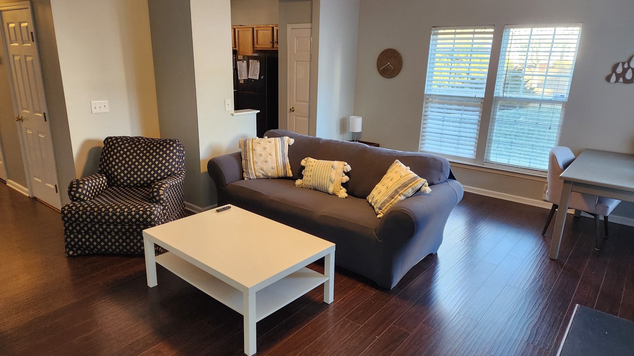 Photo of Livingroom in Davis Lake - Eastfield