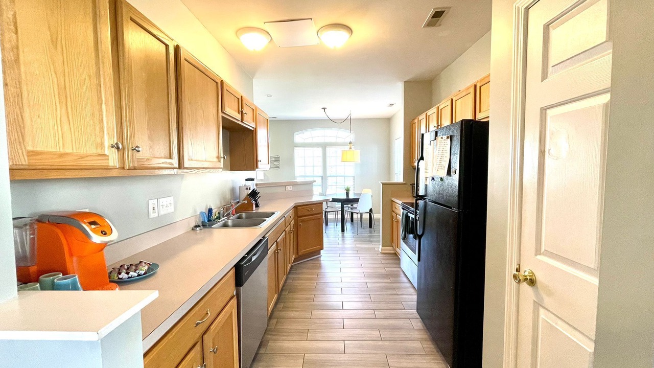 Photo of Kitchen in Davis Lake - Eastfield