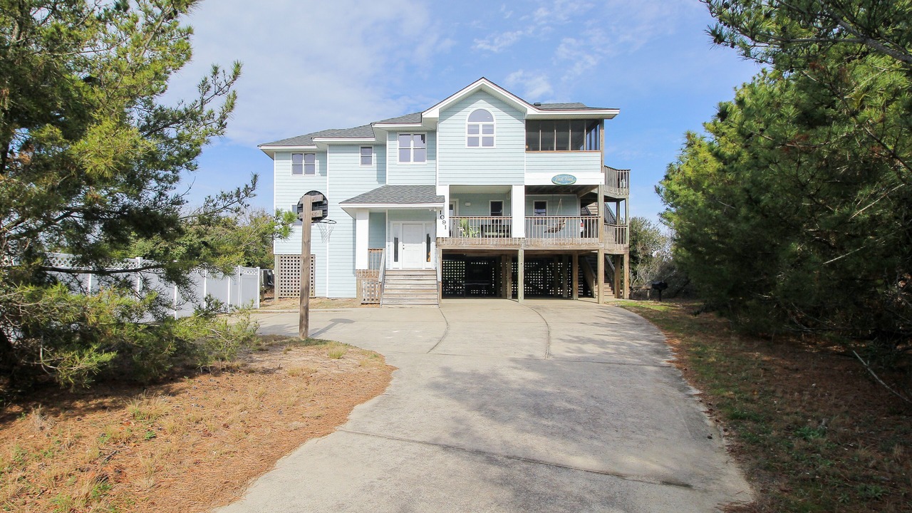 Photo of Others in Whalehead Beach