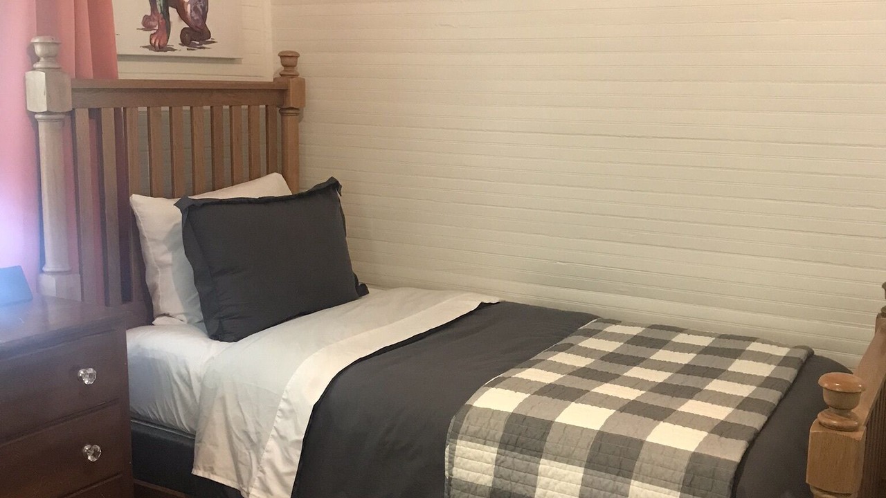 Photo of Bedroom in Woodfin