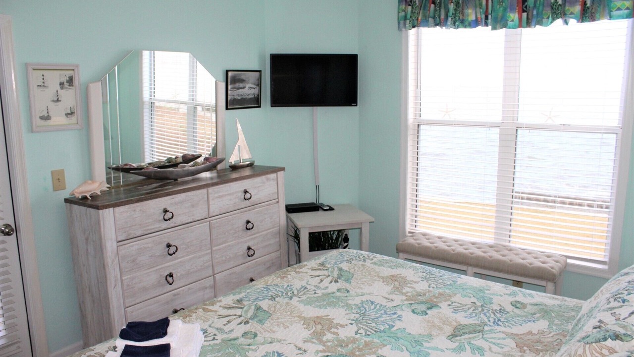 Photo of Bedroom in Manteo