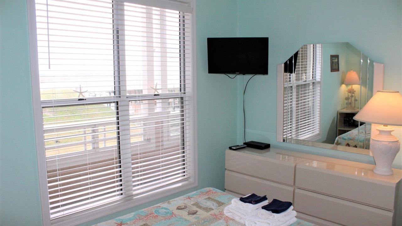 Photo of Bedroom in Manteo