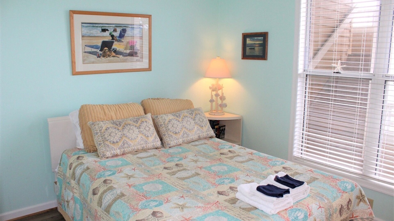 Photo of Bedroom in Manteo