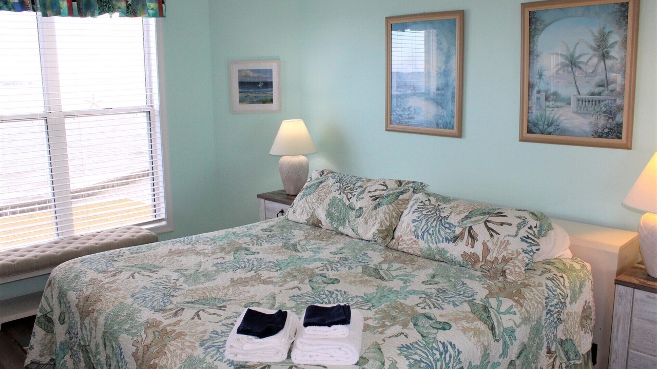 Photo of Bedroom in Manteo