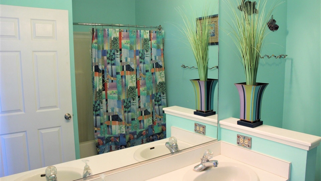 Photo of Bathroom in Manteo