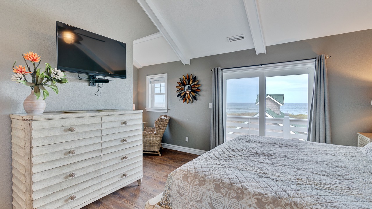 Photo of Bedroom in Southern Shores