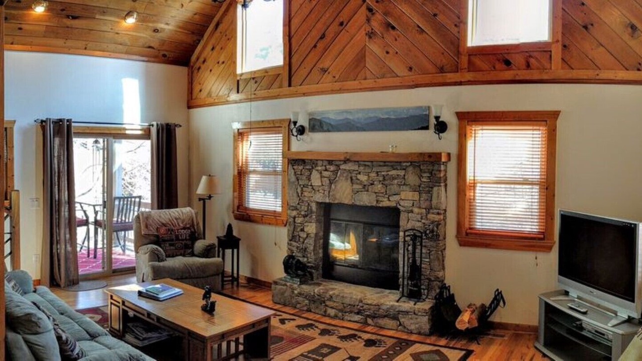 Photo of Livingroom in Maggie Valley