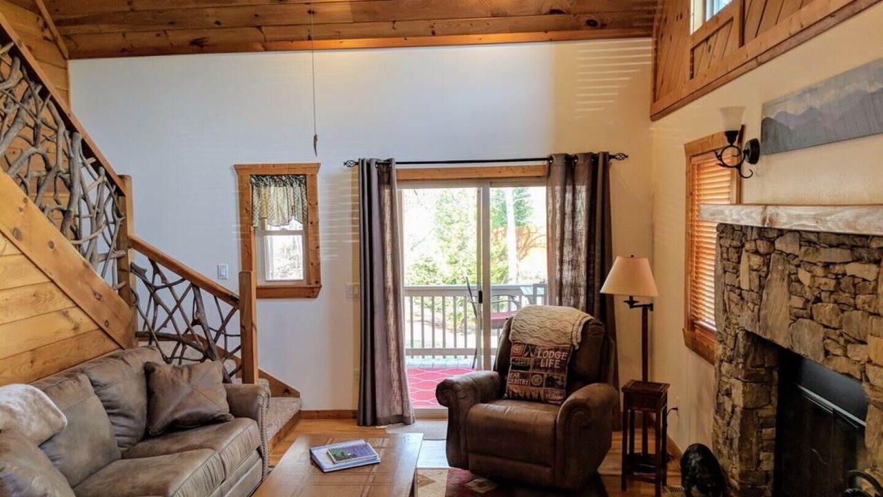 Photo of Livingroom in Maggie Valley