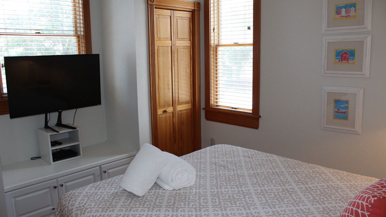 Photo of Bedroom in Manteo