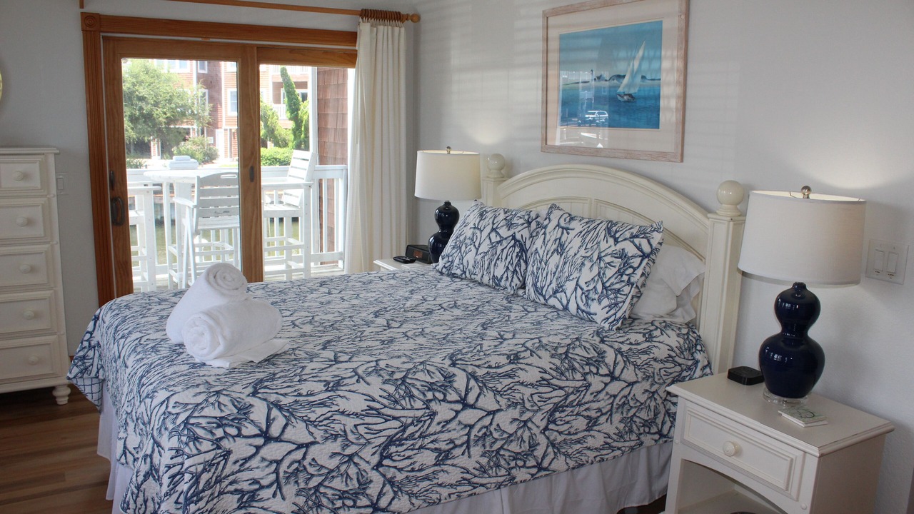 Photo of Bedroom in Manteo