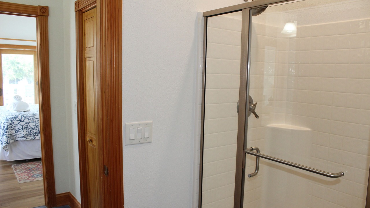 Photo of Bathroom in Manteo