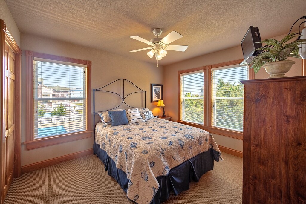 Photo of Bedroom in Wind Over Waves