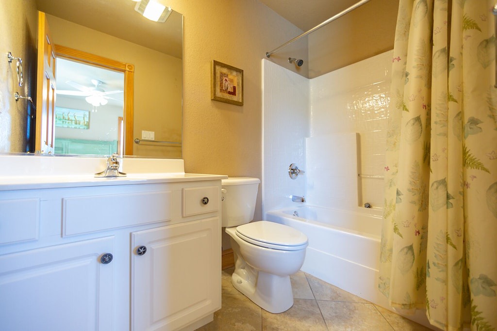 Photo of Bathroom in Wind Over Waves