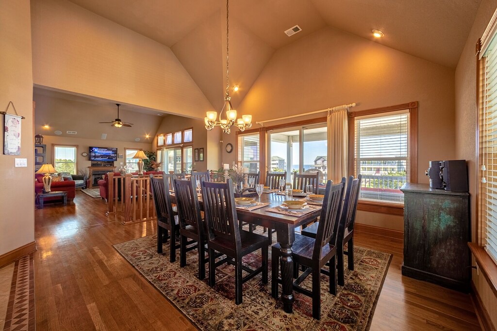 Photo of Livingroom in Wind Over Waves