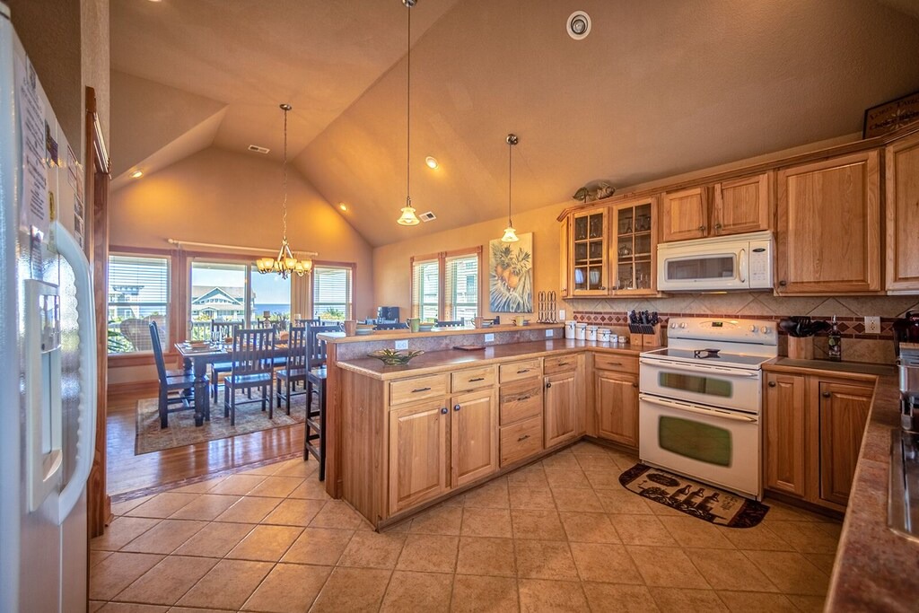 Photo of Kitchen in Wind Over Waves