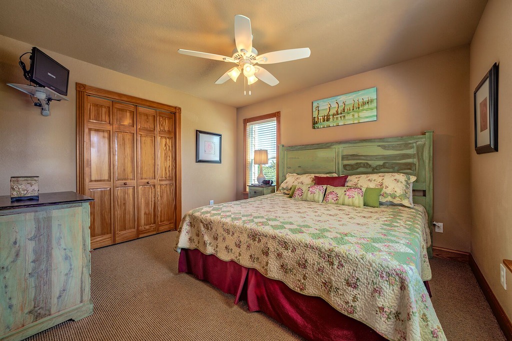 Photo of Bedroom in Wind Over Waves