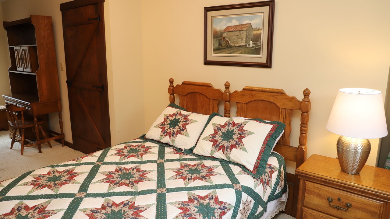 Photo of Bedroom in Glade Valley