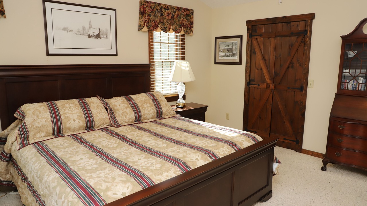 Photo of Bedroom in Glade Valley