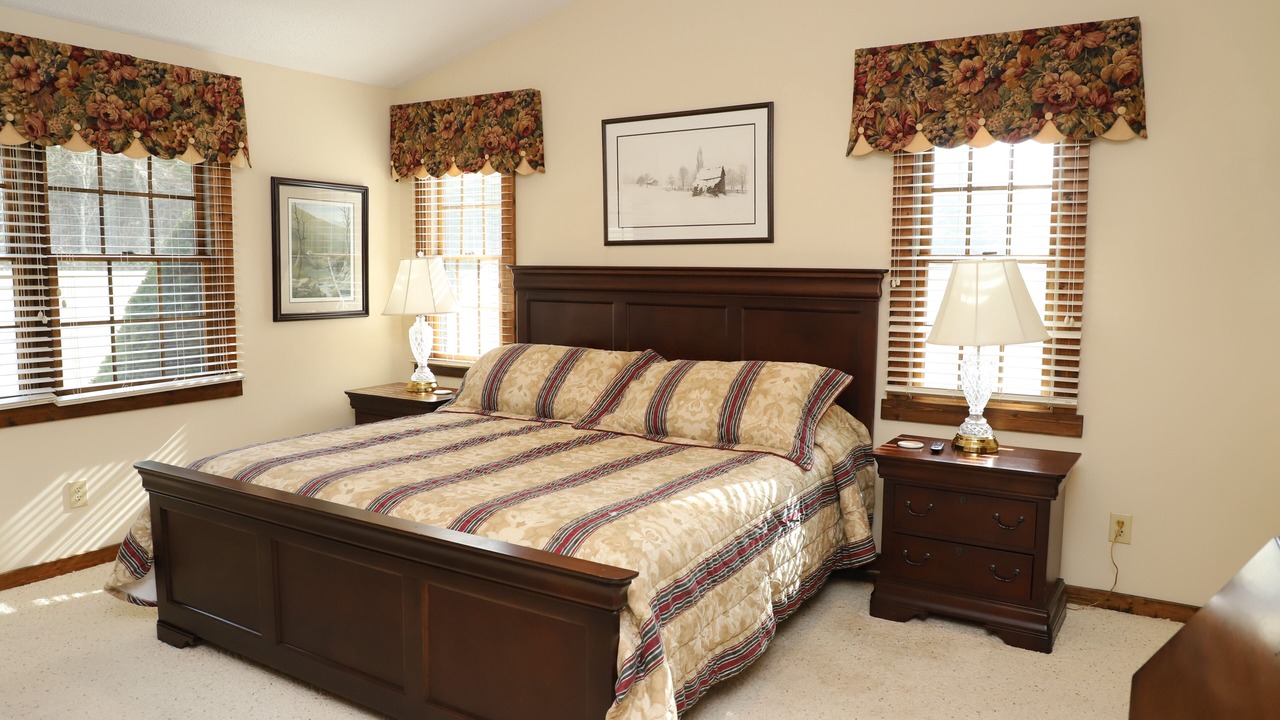 Photo of Bedroom in Glade Valley