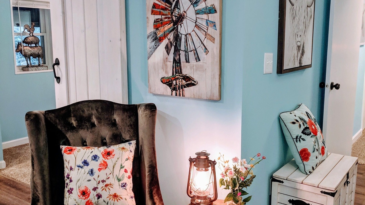 Photo of Livingroom in Flat Rock