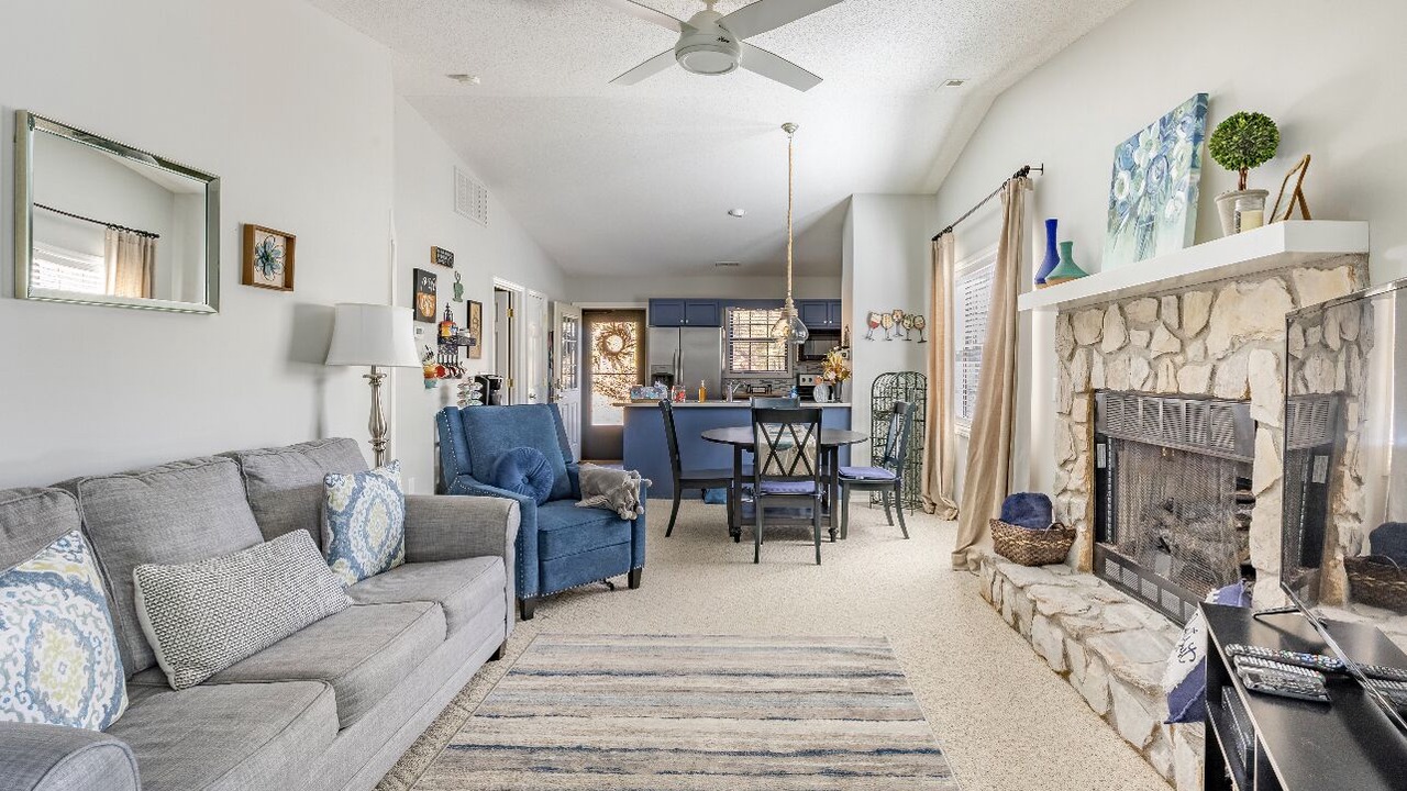 Photo of Livingroom in Franklin