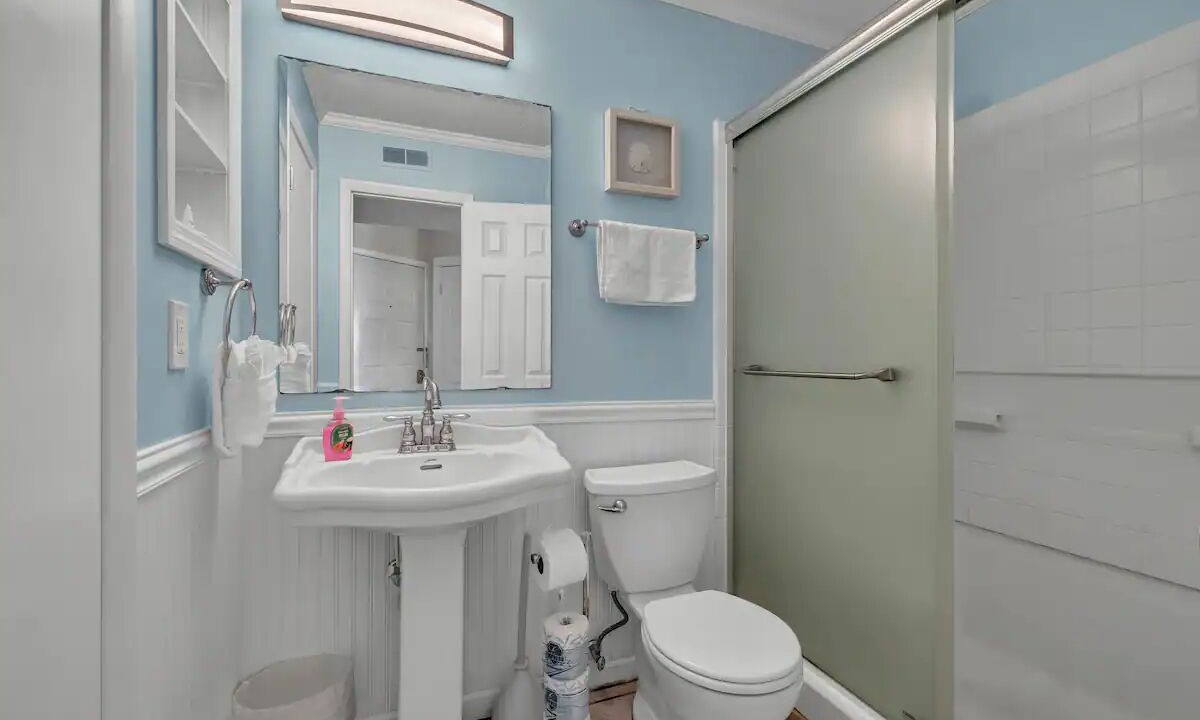 Photo of Bathroom in Wilmington Beach