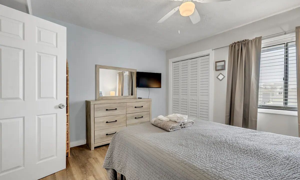 Photo of Bedroom in Wilmington Beach