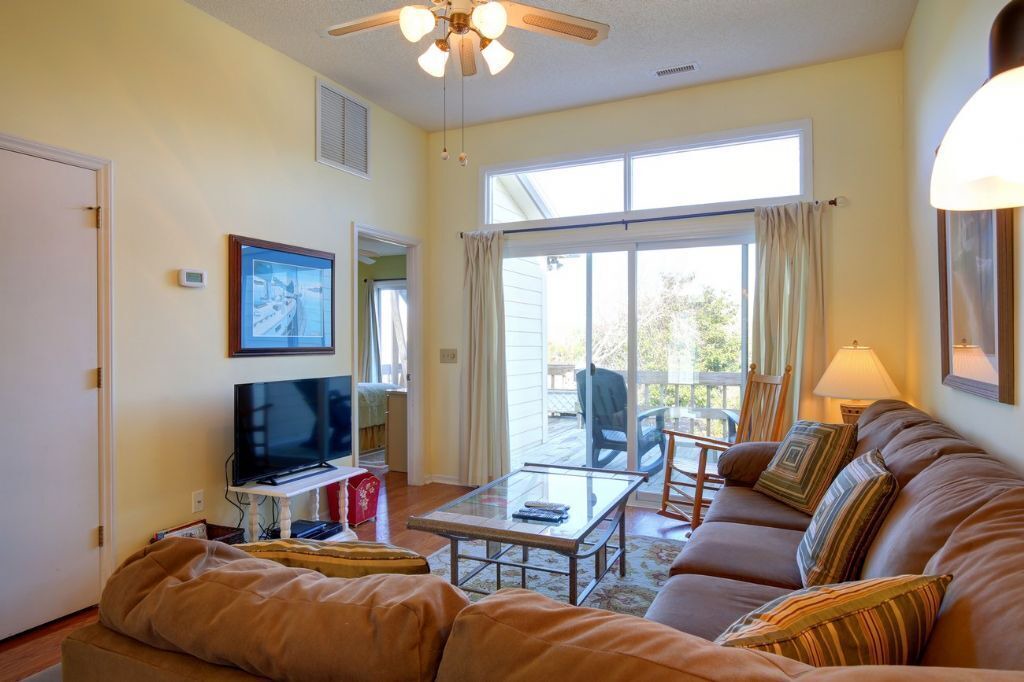 Photo of Livingroom in Holden Beach