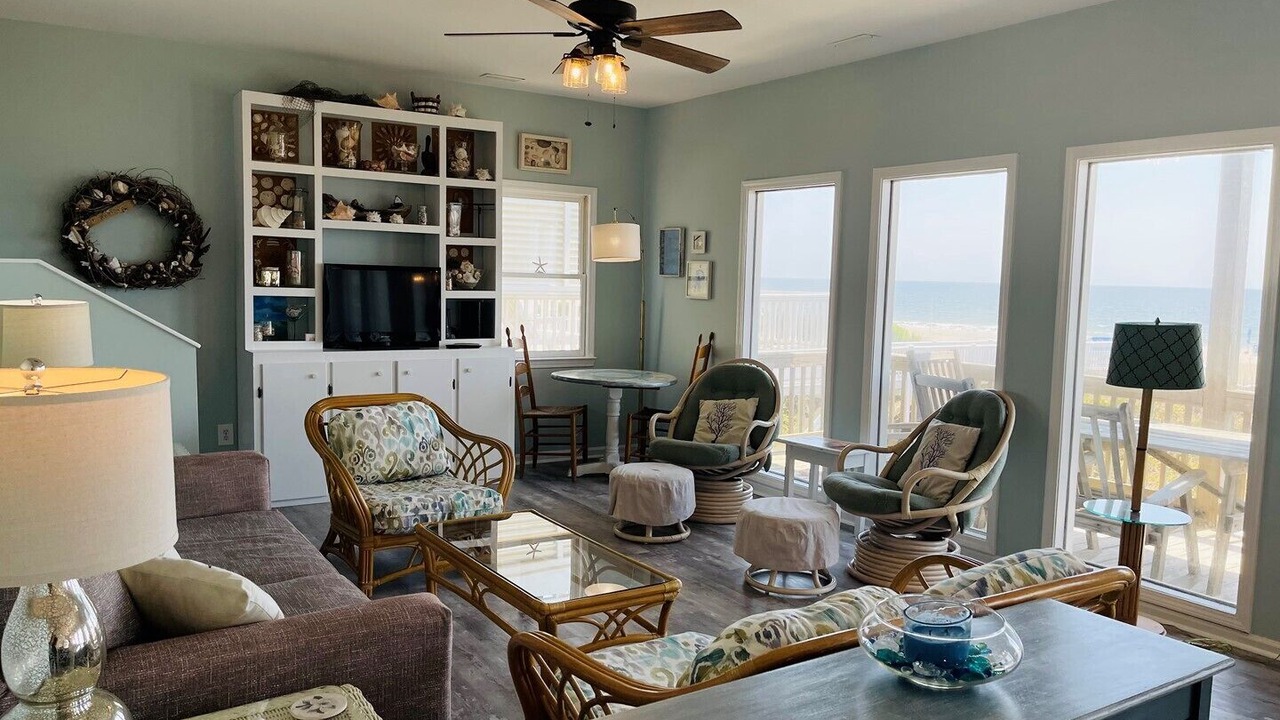 Photo of Livingroom in Holden Beach