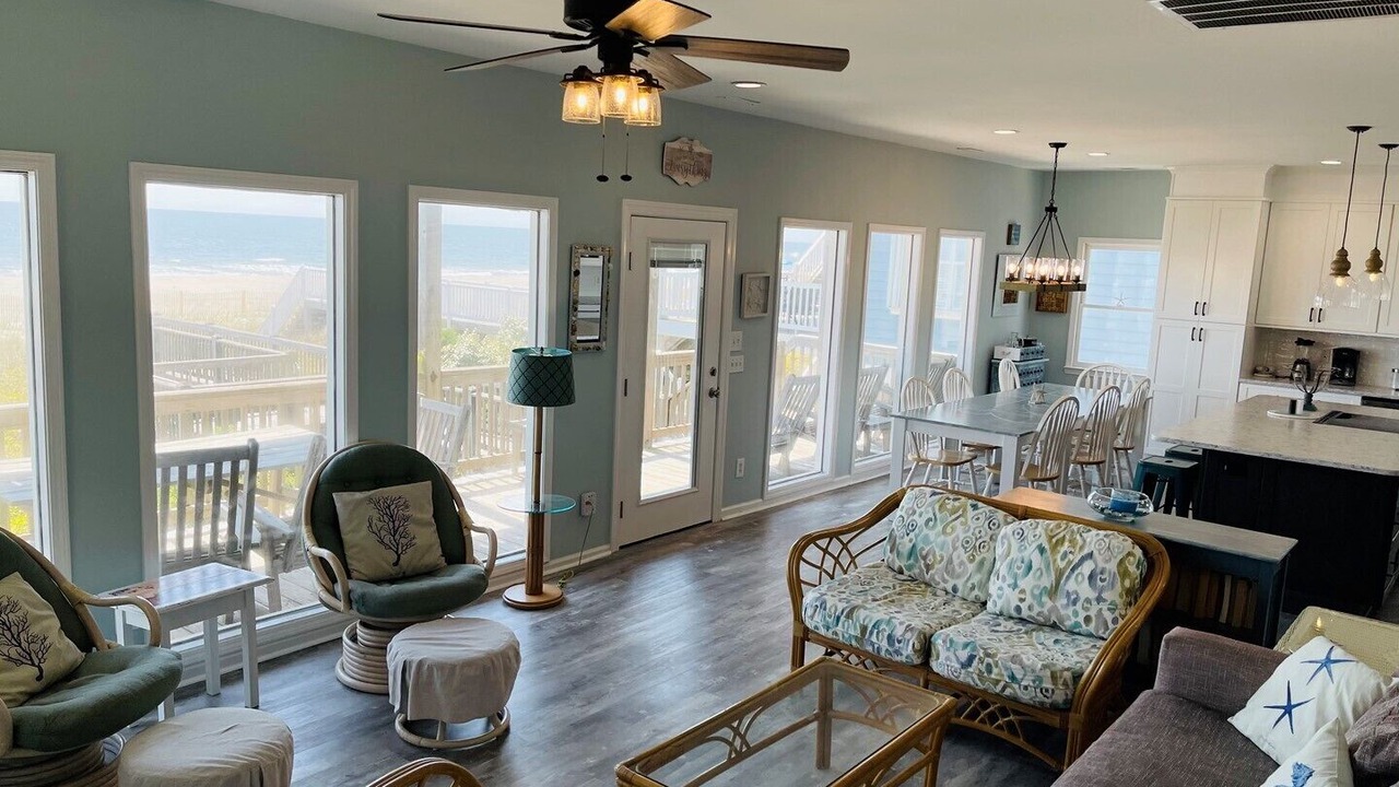 Photo of Livingroom in Holden Beach