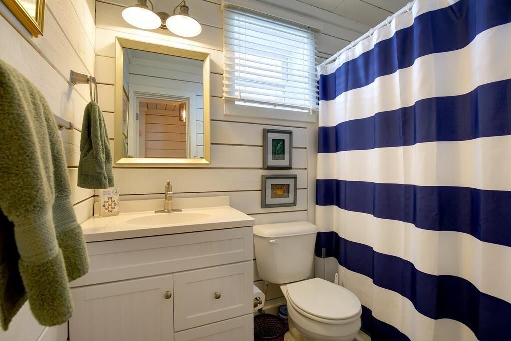Photo of Bathroom in Holden Beach