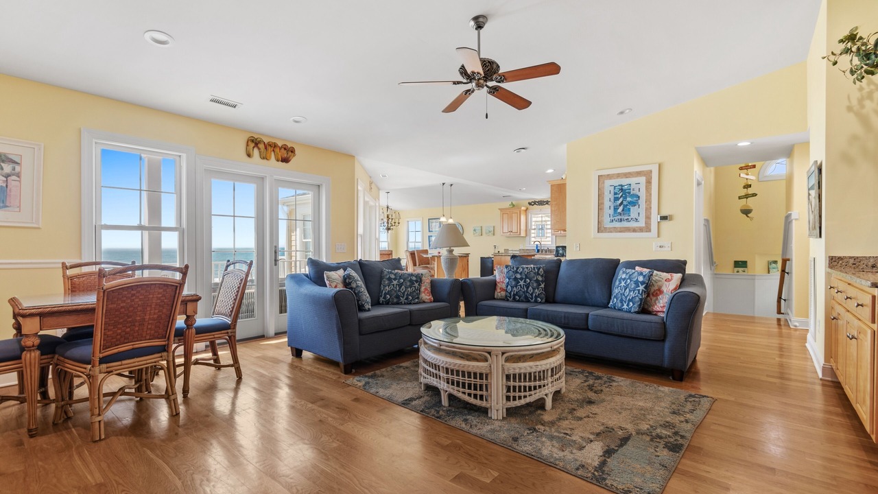 Photo of Livingroom in Holden Beach