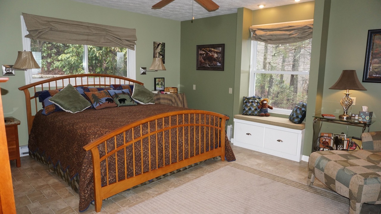Photo of Bedroom in Glenville