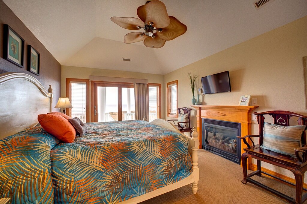 Photo of Bedroom in Wind Over Waves
